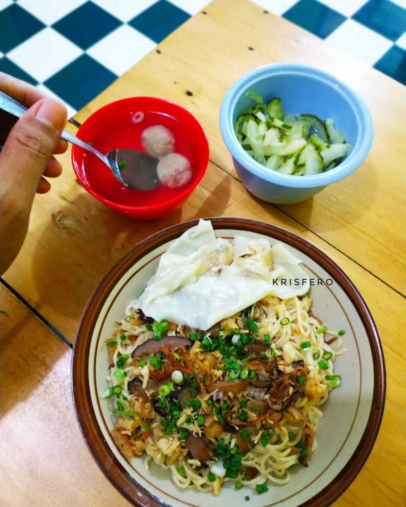 Mie Ayam 117: Kenikmatan yang Menghangatkan Jiwa di Jantung Cilacap